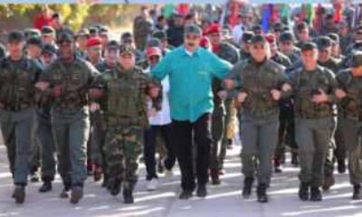 Maduro darbeye karşı tatbikat yaptı