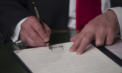 Trump, Kovid-19 ekonomik destek paketini imzaladı