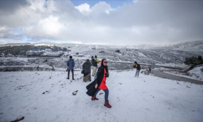 Kar yağışı, Uludağ’daki turizmcileri sevindirdi