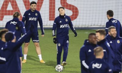 Fenerbahçe’de Mesut Özil ve Ozan Tufan kadro dışı bırakıldı