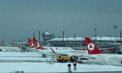 İstanbul Havalimanı’ndaki uçuşlar kar yağışına rağmen sürüyor