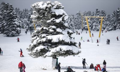 Uludağ’da kayak sezonu yarıyıl tatiliyle hareketlendi