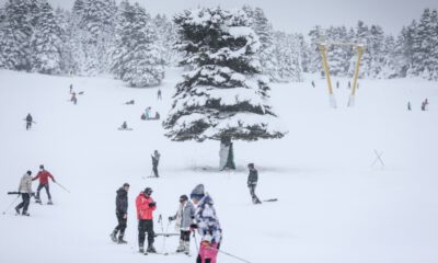 Uludağ’da yoğun kar yağışı, sezon açıldı