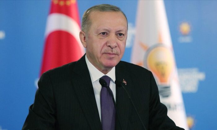 Erdoğan: Parti içi kavgalardan AK Parti’yi mesul tutmak…