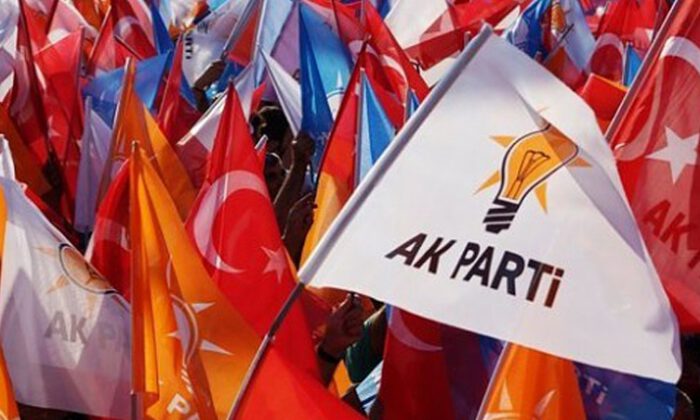 AK Parti ‘Siyasi Partiler Kanunu ve Seçim Yasası’ taslağını MHP’ye sundu