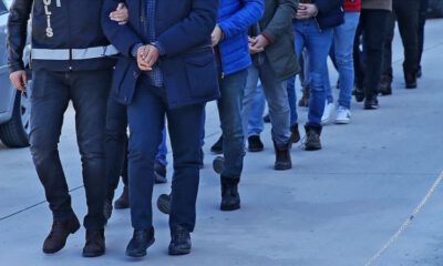 İzmir’de FETÖ’ye operasyon: 31 şüpheli yakalandı