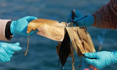 Denizlerden geçen yıl 11 ton maske ve eldiven toplandı