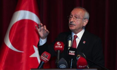 Kılıçdaroğlu Uşak’ta partisine yeni üye olanlara rozetlerini taktı: Siyasi partiler devlet olmak için iktidar olmazlar