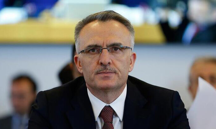 Eski Merkez Bankası Başkanı Naci Ağbal, holding yöneticisi oldu