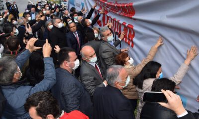 ‘128 Milyar’ afişi Mudanya’da tekrar yerine asıldı