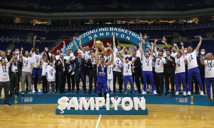 2020-2021 sezonunun şampiyonu; Anadolu Efes