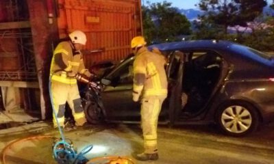 Bursa’da otomobil devrilen tıra çarptı: 1 ölü, 2 yaralı