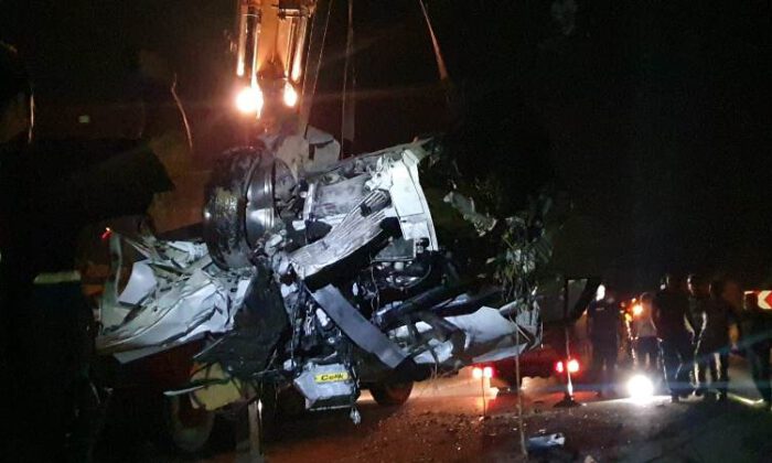 Bursa’da 3 aracın karıştığı kazada 1 kişi öldü, 5 kişi yaralandı