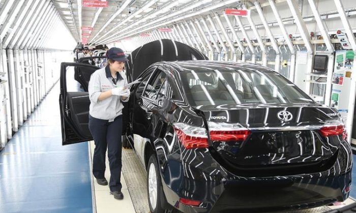 Toyota çip sıkıntısı nedeniyle üretimini düşürüyor