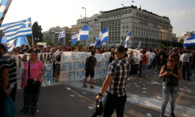 Yunanistan’da zorunlu aşılama programına protesto