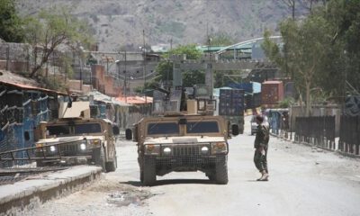 Taliban, tek tek kontrolü ele geçiriyor