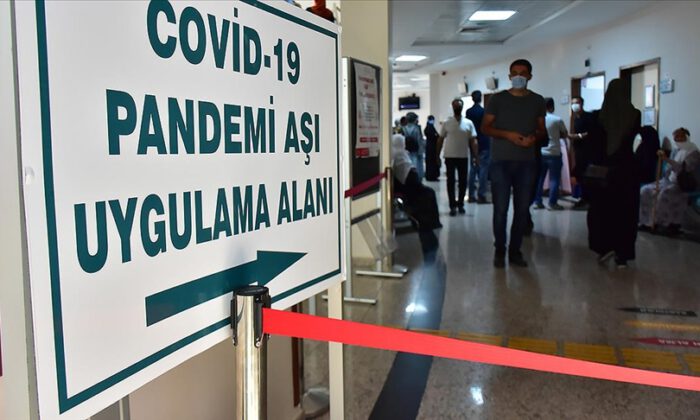 Türkiye geneli uygulanan Kovid-19 aşısı 100 milyon dozu geçti