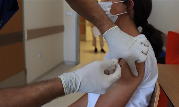 2 doz aşısını yaptıranların sayısı 30 milyona ulaştı
