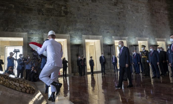 Cumhurbaşkanı Erdoğan ve devlet erkanı Anıtkabir’de…