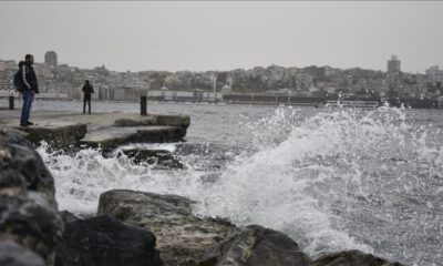 İstanbul’da fırtına etkisi: Boğaz gemi geçişlerine kapatıldı