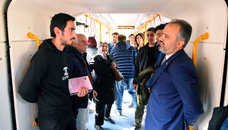 Bursa’da öğrenci abonman kartlarına talep arttı
