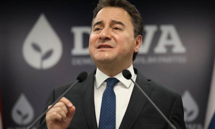 Ali Babacan: Hükümet giderayak paniğe girdi!