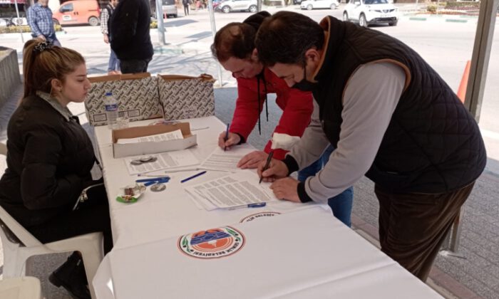 Gemlik’te ‘Körfezime Dokunma’ diyenler imzalıyor!