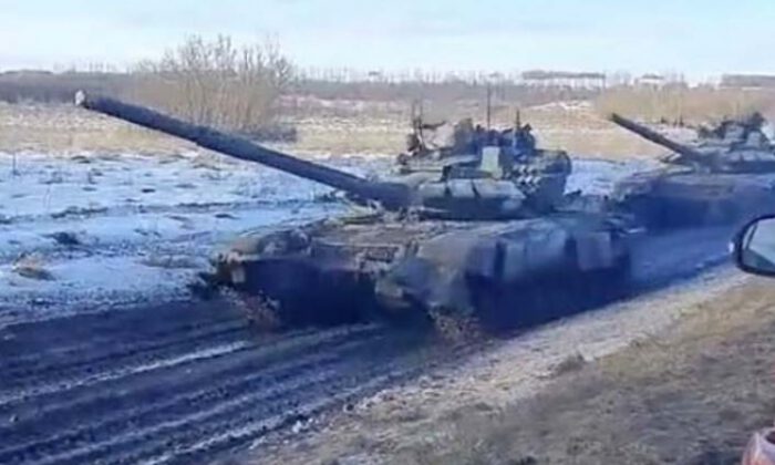 Putin operasyon emrini verdi: ‘Numarasız tanklar’ Ukrayna’da…