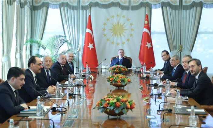Erdoğan, Aksakallar Konseyi Heyeti’ni kabul etti