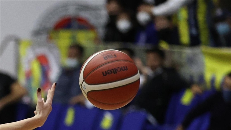 Kadınlar basketbolda derbi heyecanı yaşanacak