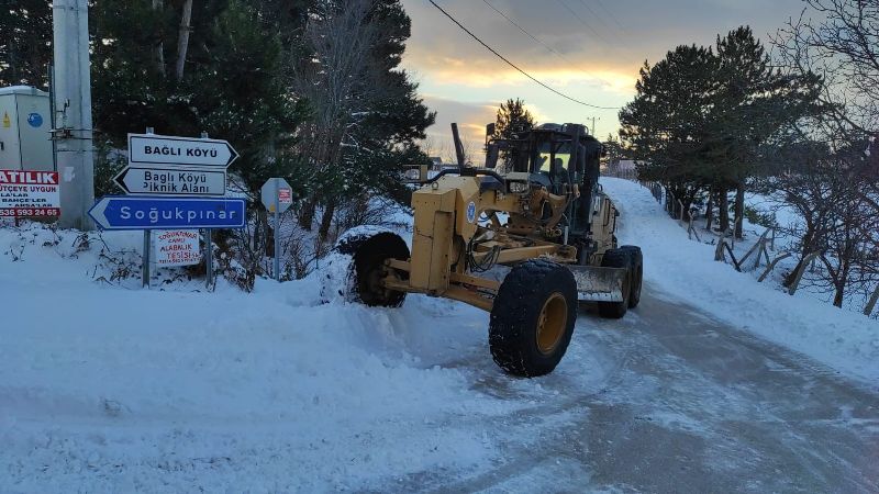 Bursa’da kardan kapanan 246 mahalle yolu ulaşıma açıldı