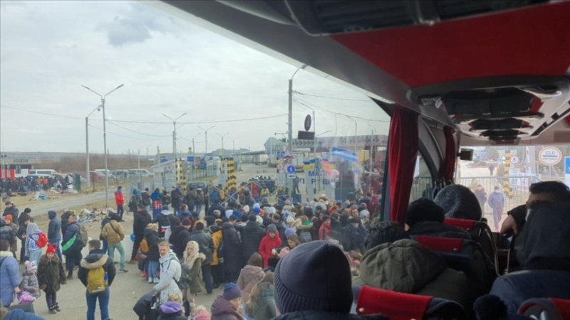 Ukrayna’dan yola çıkan Türklerin tahliyesi sürüyor