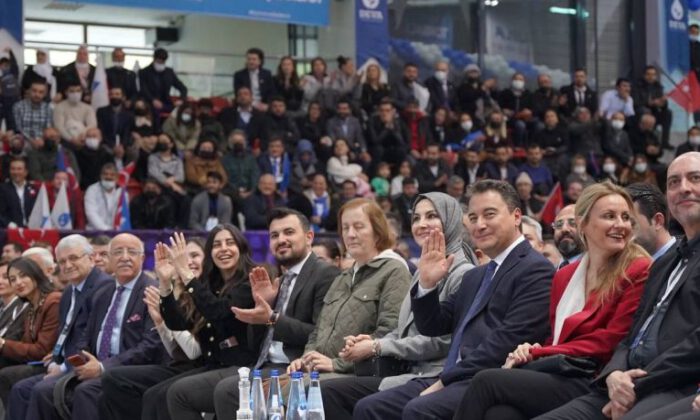 Babacan: Gücünüz köklü demokrasiyi yok edemeyecek