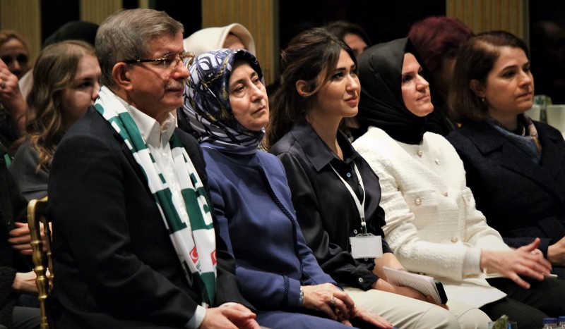 Davutoğlu, Bursa’dan kadınlara seslendi: Siyasete katılın