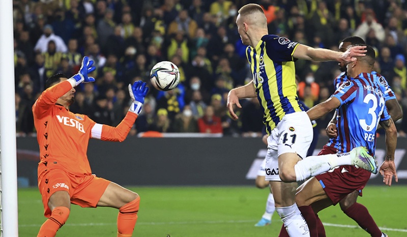 Fenerbahçe ile Trabzonspor puanları paylaştı: 1-1