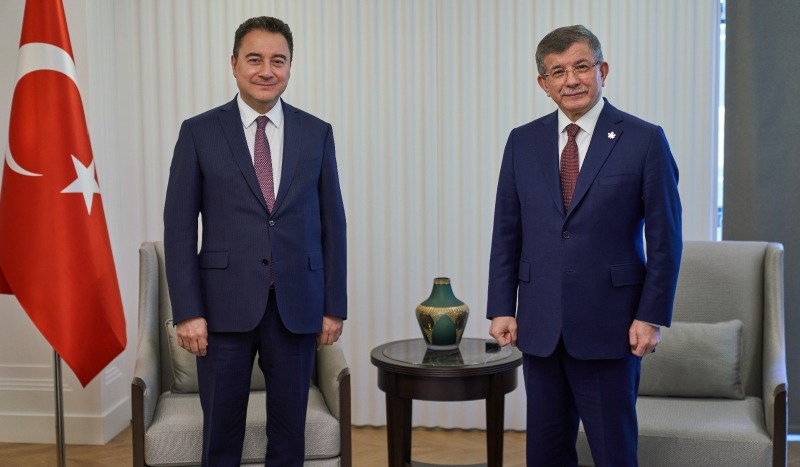 Babacan dün Akşener, bugün Davutoğlu ile görüştü