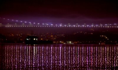 Rusya’dan yola çıkan ayçiçeği yağı yüklü gemi İstanbul Boğazı’ndan geçti