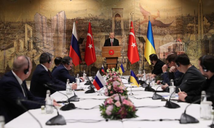 Gözler Rusya-Ukrayna görüşmeleri için İstanbul’da…