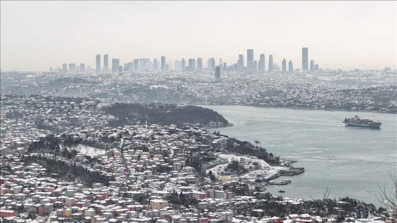 İstanbul’da alarm: Okullara pazartesiye kadar kar tatili