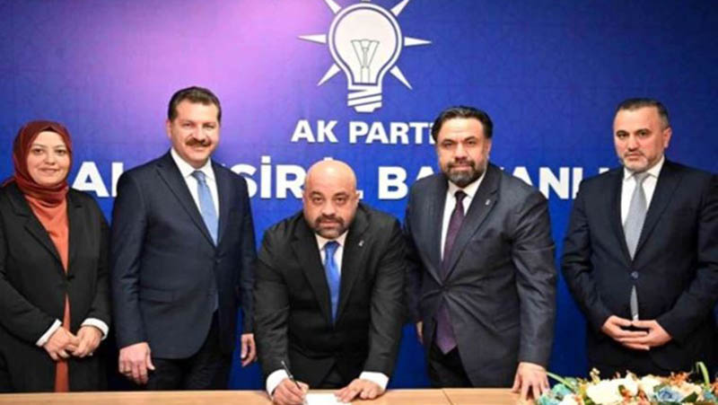 İYİ Partili Büyükşehir Belediye Meclis Üyesi, AKP’ye geçti