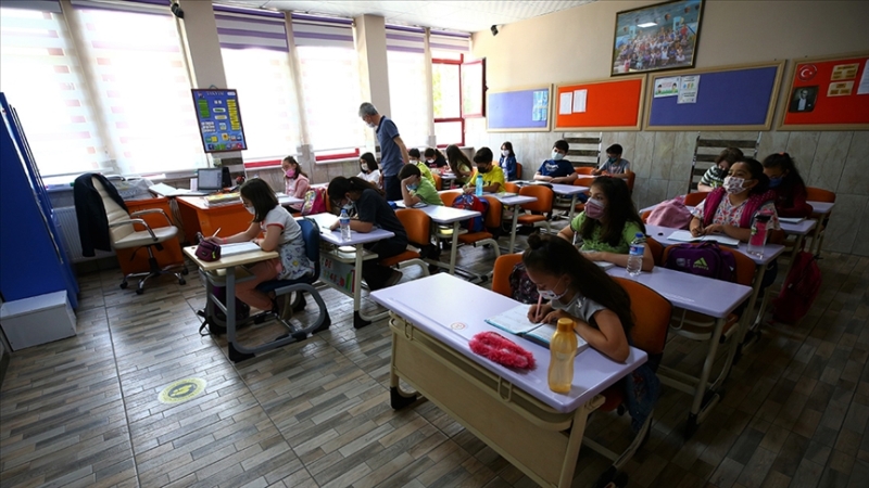Okullarda ikinci ara tatil için son ders zili yarın çalacak