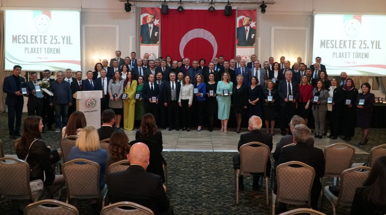 Bursa Barosu, 5 Nisan Avukatlar Günü’nü erken kutladı
