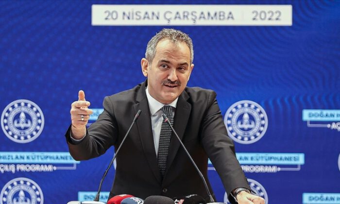 Bakan Özer: Öğretmenlerle ilgili yönetmelik son aşamada