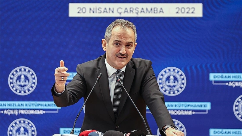 Bakan Özer: Öğretmenlerle ilgili yönetmelik son aşamada