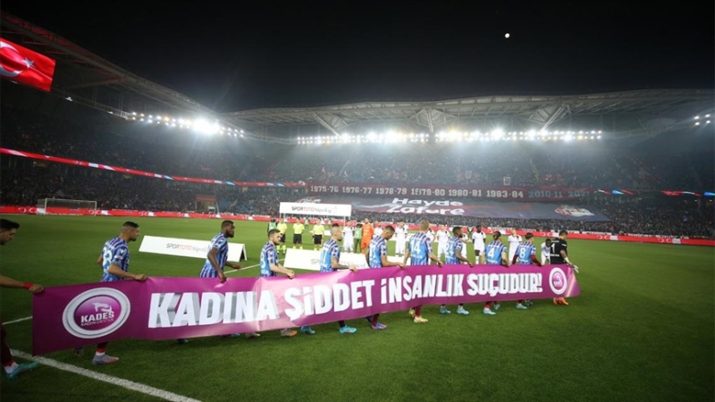 Yeşil sahalardan ‘kadına şiddete dur’ mesajı verilecek