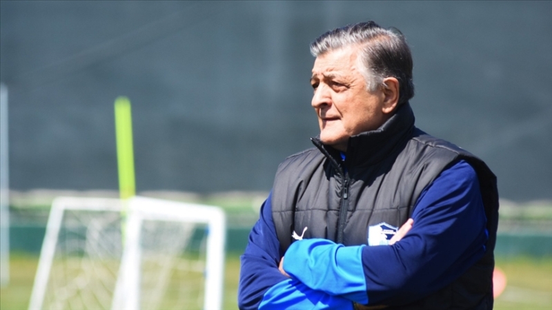 Yılmaz Vural, kariyeri boyunca 30 takım çalıştırdığını belirtti