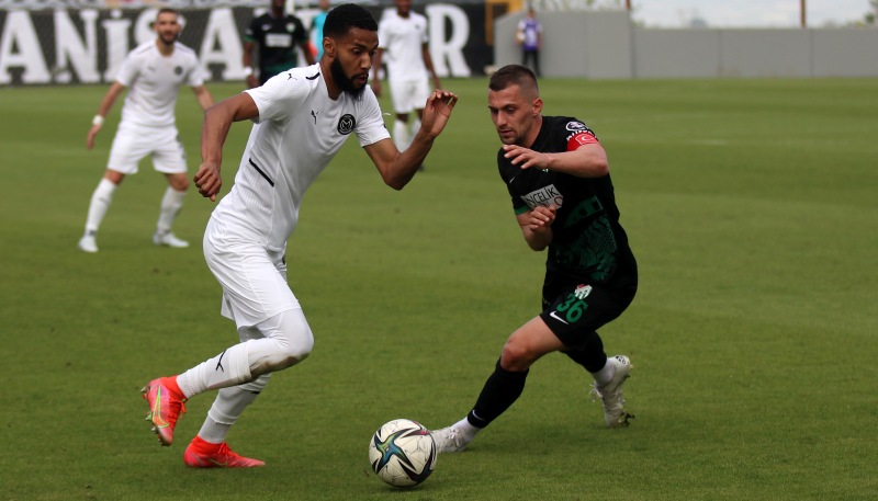Bursaspor, Manisa’da 3 puanı 3 golle aldı
