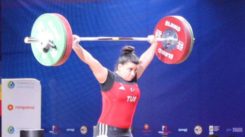 Dilara Narin, Dünya Gençler Halter’de dünya şampiyonu oldu