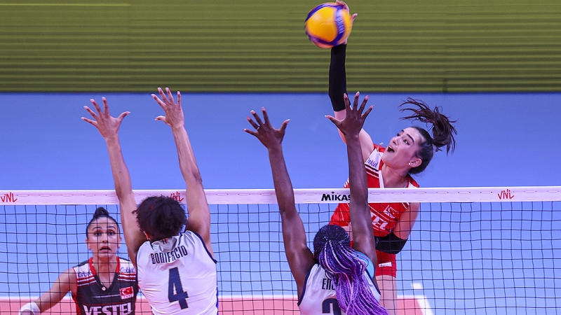 A Milli Kadın Voleybol Takımı, İtalya’yı 3-0 mağlup etti