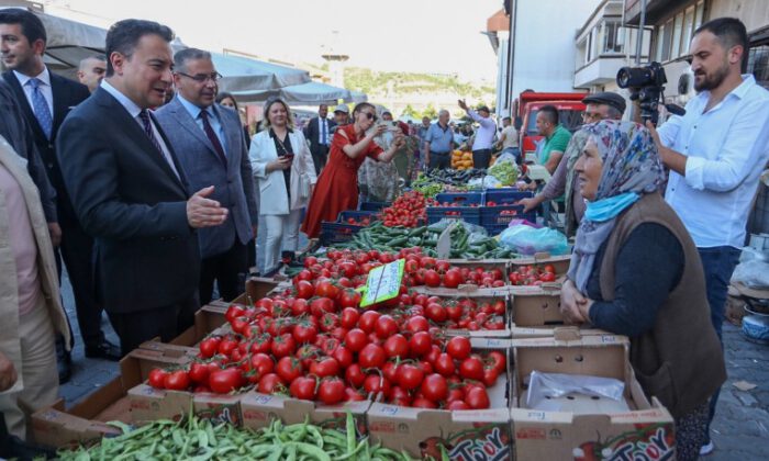 Babacan ile esnaf arasında ‘dolar ve altın’ diyaloğu